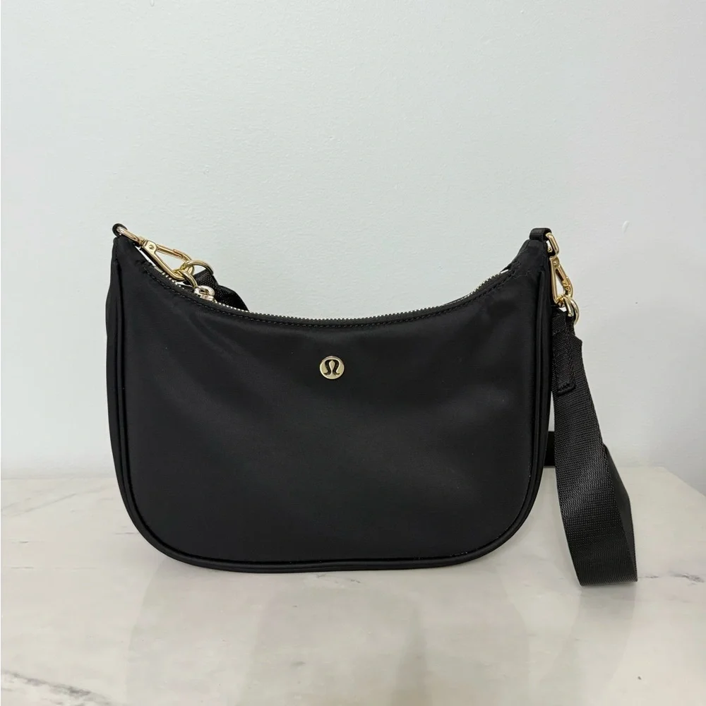 lululemon athletica | Bags | Lululemon City Essentials Small Shoulder Bag  3l Black And Gold | Poshmark